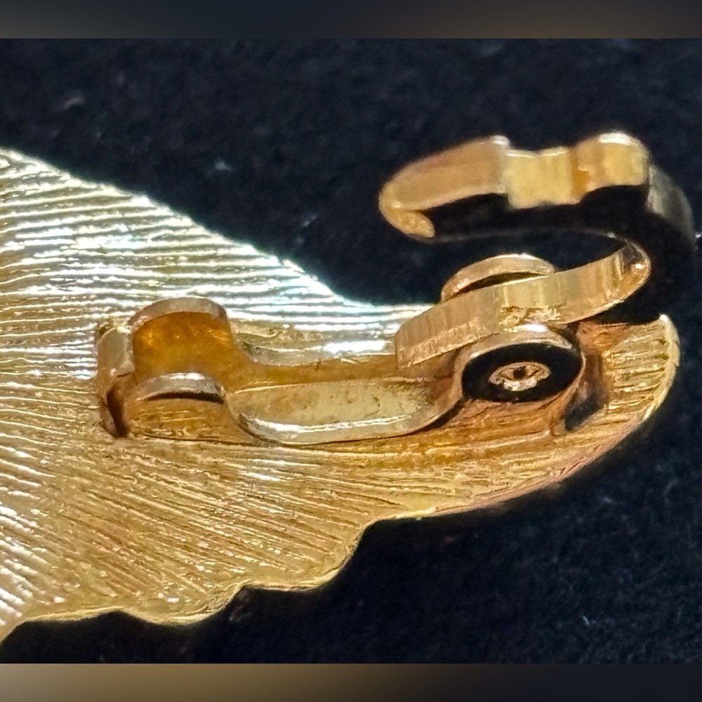 Vintage Monet Faux Pearl Slide - Picture 6 of 6